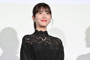 浜辺美波　映画『アンダーニンジャ』初日舞台挨拶に登壇！